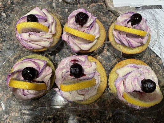 Lemon blueberry cupcakes