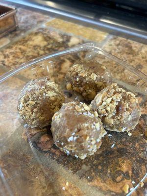 Peanut cookies (balls)