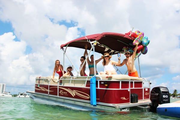 Birthday party on a boat - Rent a boat in Miami for your special event!