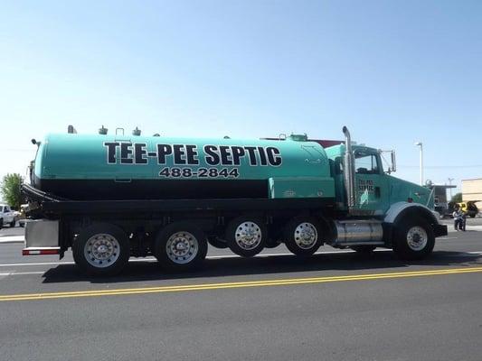 4,300 gallon Pumper Truck with Jetter