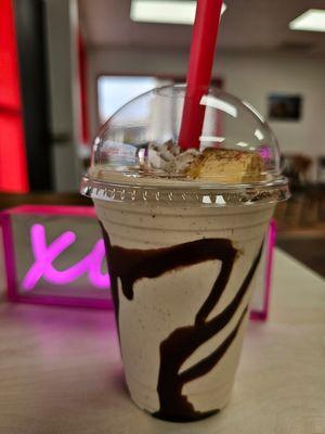 Tiramisu cheesecake shake