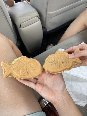 Taiyaki (roughly palm-sized)