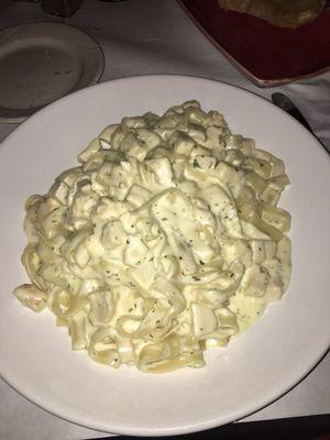 Fettuccine Alfredo w/ Chicken