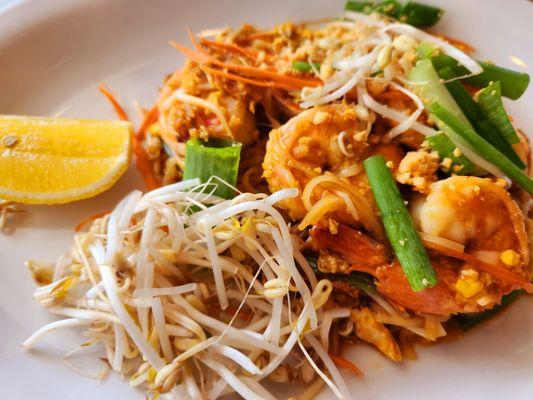 Phad thai shrimp