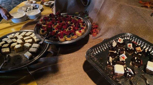 More dessert table