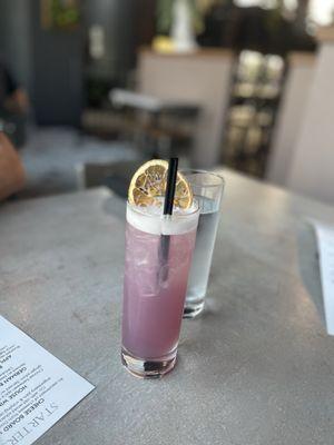 Lavender gin fiz