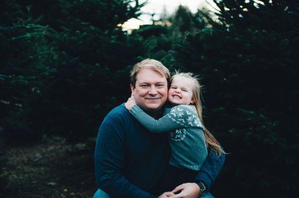 best seattle holiday mini session photographer - anna nodolf at Pfaff's tree farm