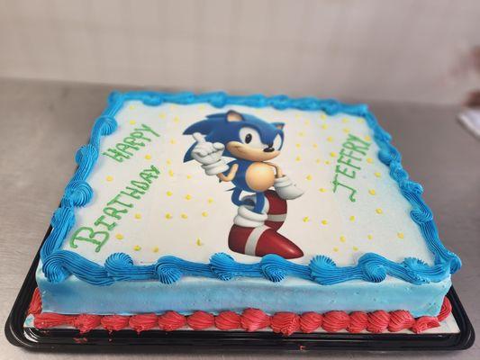 Pastel de Sonic. Sabor fresa. Con imagen comestible.