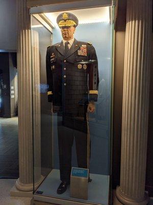 GEN Odierno, all 6 ft 5 inches