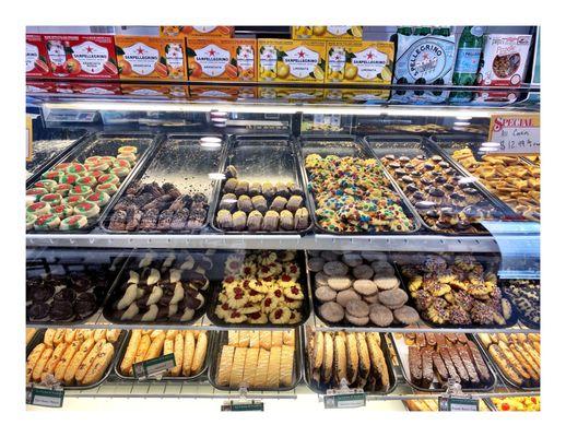 Scudiero's Italian Bakery & Deli. W Lake St Melrose Park IL . Pizza Sandwiches Panini Salads Cookies Italian Imported Goods . Cool!