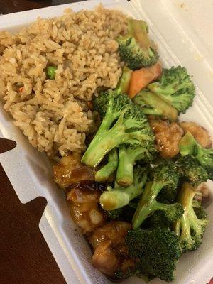 Shrimp and broccoli lunch special