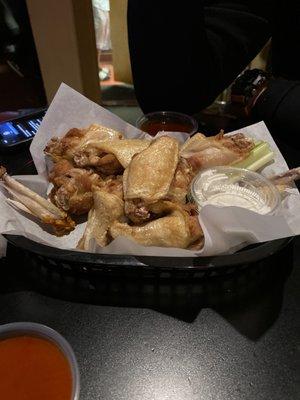 Wings- ordered plain with sauce on the side