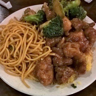 General Tso's Chicken, Broccoli, & Noodles