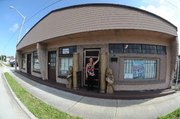 The front of the shop. Parking available around back.