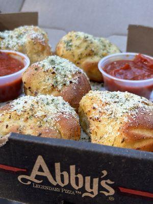 Garlic knots