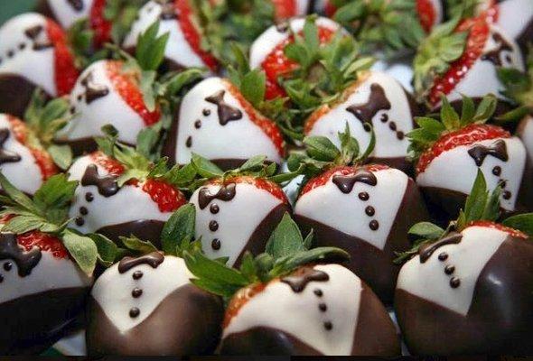 Dipped Bride & Groom Strawberries