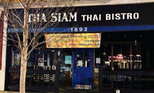 Tha Siam Thai Bistro is officially open