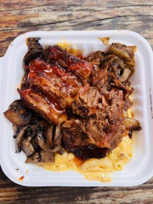 Build your own Mac & Cheese with House Smoked Brisket and Whiskey BBQ ~ DELICIOUSNESS!!