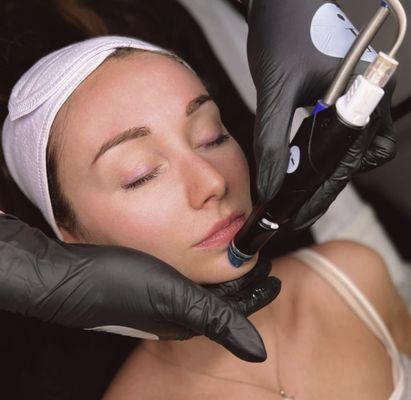 Our Hydrafacial Treatment & boosters are Tailored for your skin needs.