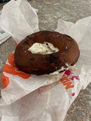 Cinnamon raisin Bagel With Cream Cheese