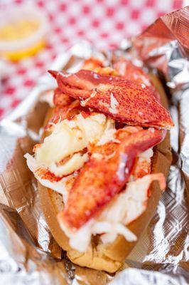 Fresh Maine Lobster Roll ($35/MP)