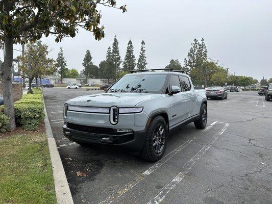 Chrome delete: blacked out badges and bumpers.