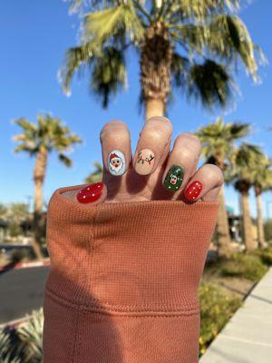 Christmas Nails by Justin Clear dip powder with gel base paint and nail art