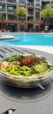 Avo Cali bowl with tuna and salmon