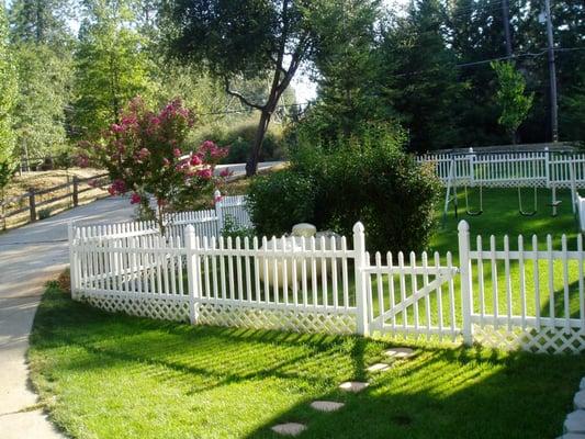 Vinyl Picket Fencing