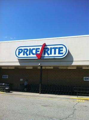 Main entrance to Price Rite