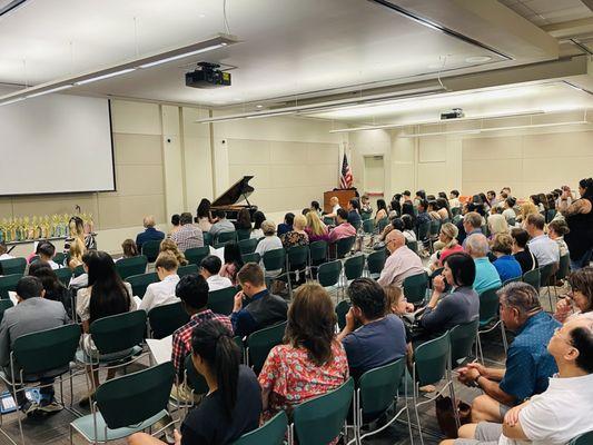 Full house piano recital