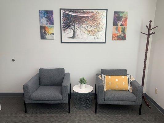 Imagine by Northpoint Mental & Behavioral Health for Teens lobby waiting area for parents.