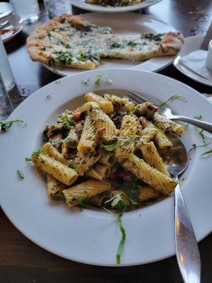 Tossed chicken pesto pasta