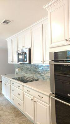 KraftMaid Cabinetry in Dove White