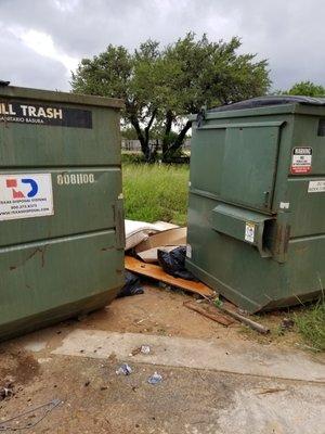 New owners have left this marina to become pure trash