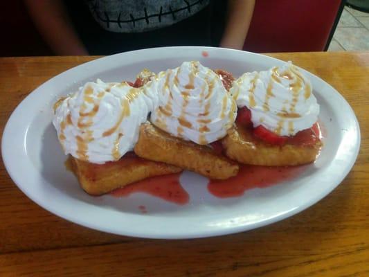 French toast with strawberrys