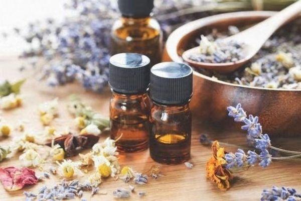 Massage with aroma oils