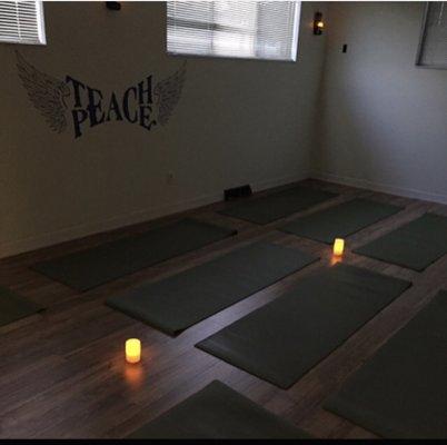 The smaller yoga room at the trap studio