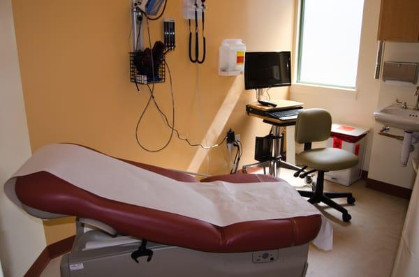 LifeLong's Exam Rooms and Electronic Health Records facilitate state of the art patient care.