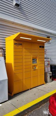 Did you know they have #amazon lockers? #shipit