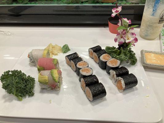 Example of sushi rolls and food you can get here as well as plate design