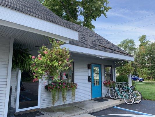 Front desk and complimentary bike rentals