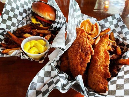 Okay Bacon Burger, great Chicken Basket! Best sauces are Curry Mayo and Thai Peanut! Garlic Wasabi Garlic Mayo coming in close.