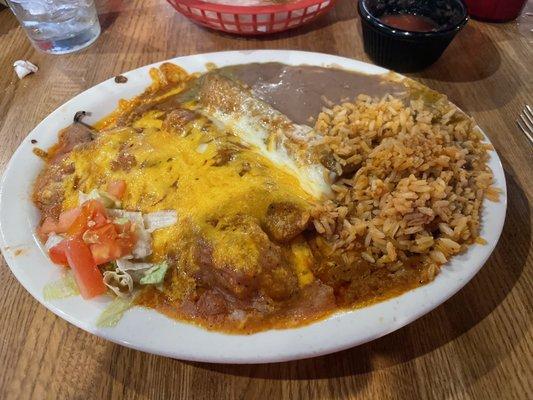 Combo number 6. Two enchiladas, relleno, beans and rice. Got a red and green enchilada and they were great as was the relleno.