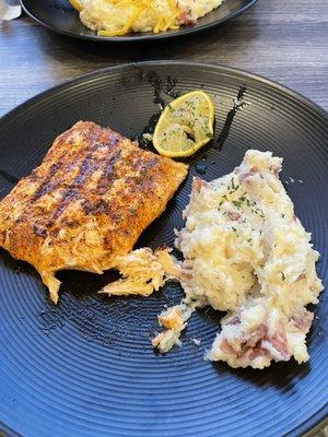 Blackened Salmon w/garlic mashed potatoes