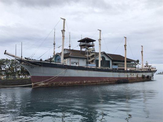 The Falls of Clyde ship on the Honolulu harbor