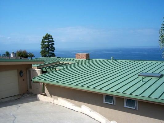 Standing seam metal roofing