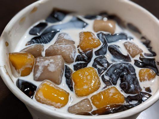 Cold grass jelly