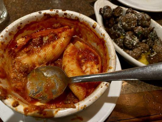 Small stuffed shells w meat sauce and side of mushrooms. Both excellent.