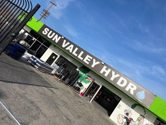 Front of sun valley hydroponics